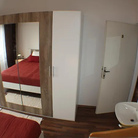 Nika Apartman Sukošan